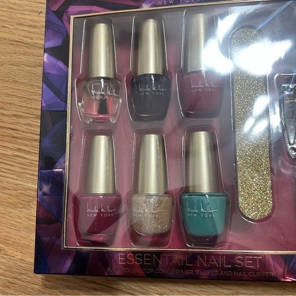 Nicole Miller Nail Polish Essential Set Gift NEW Buffer Clipper - Picture 3 of 5